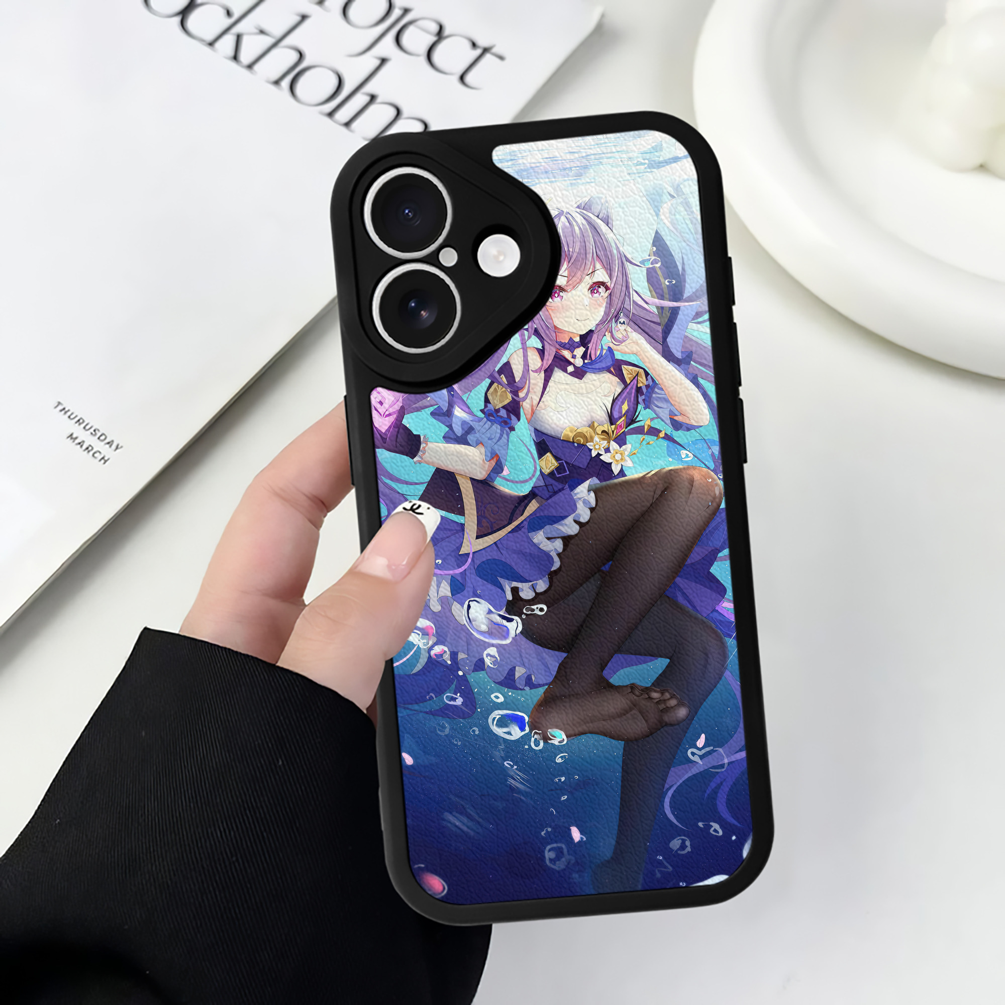 げんし神 genshin 【iPhone 16シリーズ対応】シリコンスマホケース（レザー調） 材質：シリコン